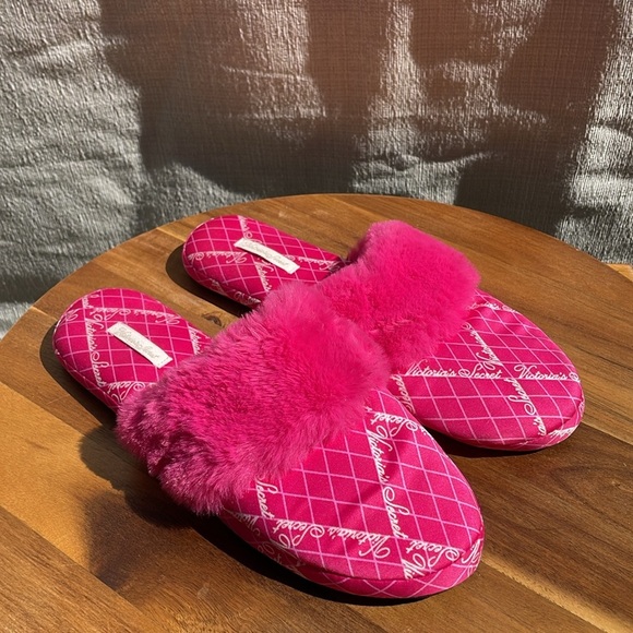Victoria’s Secret Satin Signature Slipper Size Large 9-10 - Picture 4 of 10